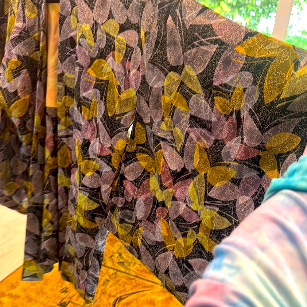 Authentic Leaf Patterned Short Kimono - image 4